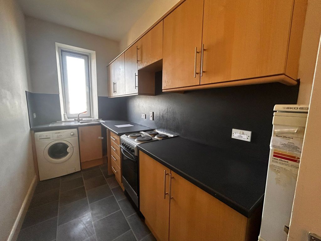 Property photo 1 of 11 Kitchen