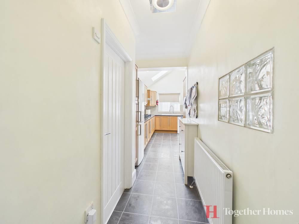 Additional image 10 of 4 bed semi-detached house for saleBlacksmiths Lane, Rainham RM13