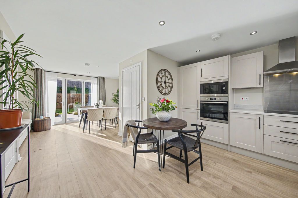 Property photo 3 of 28 Kitchen