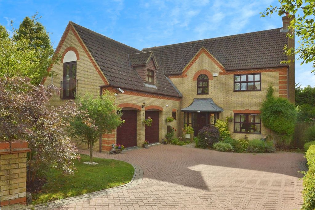 Property photo 1 of 17