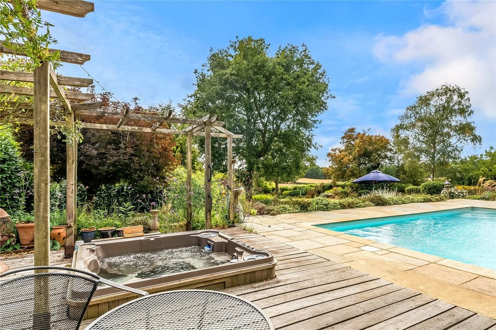 Property photo 3 of 34 Picture No. 32