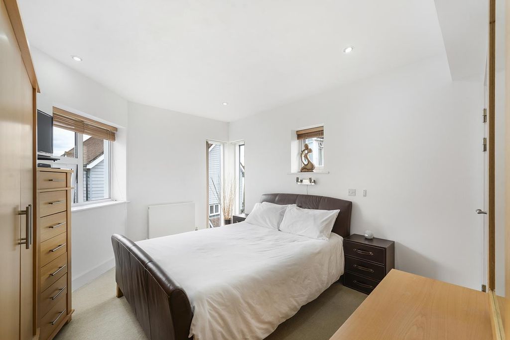 Property photo 3 of 12 11Lindel03.Jpg