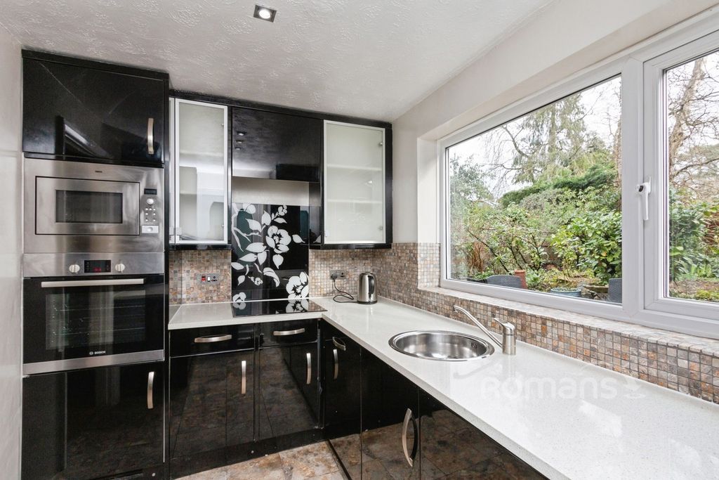 Property photo 2 of 11 Pbox-Img.Jpg