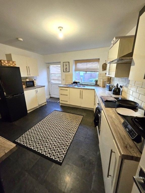 Property photo 2 of 3