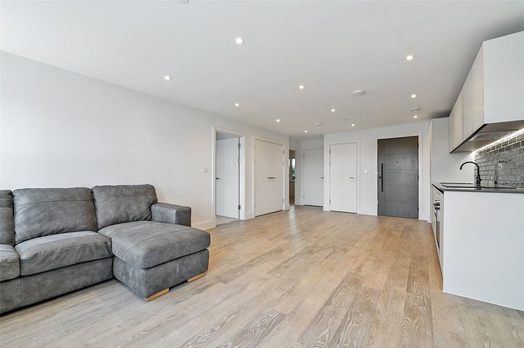 Property photo 1 of 21 Reception Room