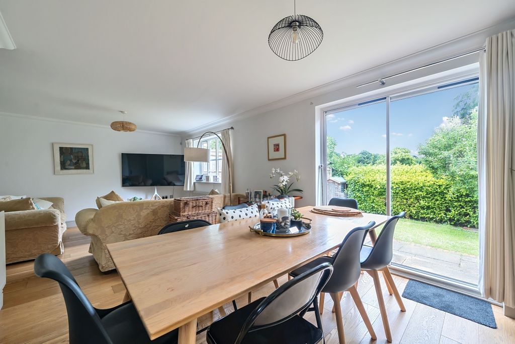 Property photo 2 of 20 1298191-9-6836F20...