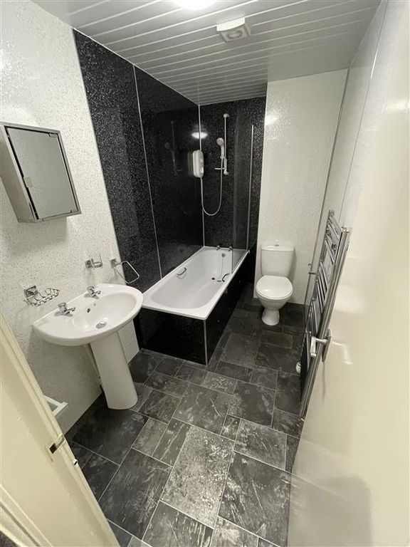 Property photo 3 of 6 Gallery