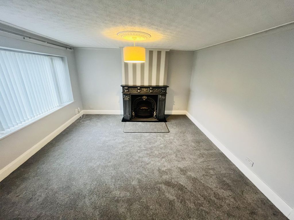 Property photo 2 of 23 Living Room