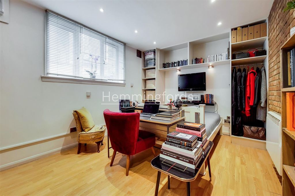 Property photo 2 of 9