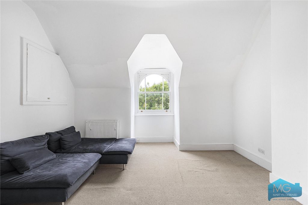 Property photo 3 of 8 Picture No. 06