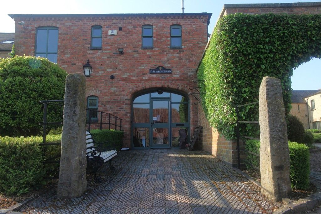 Property photo 1 of 8 Photo 6