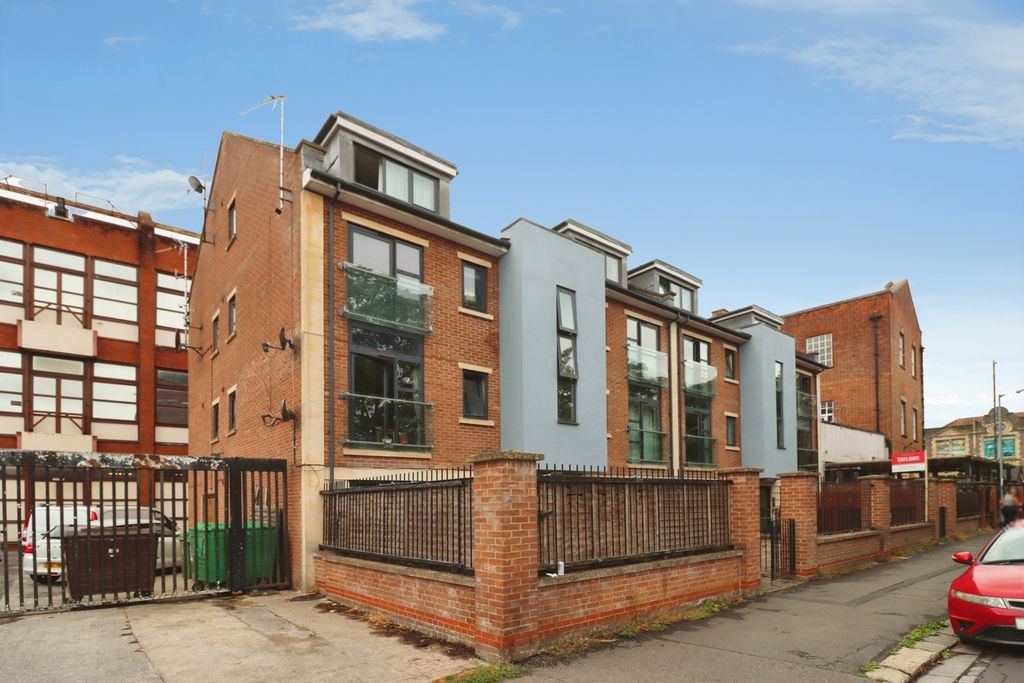 Property photo 1 of 12 Pbox-Img.Jpg