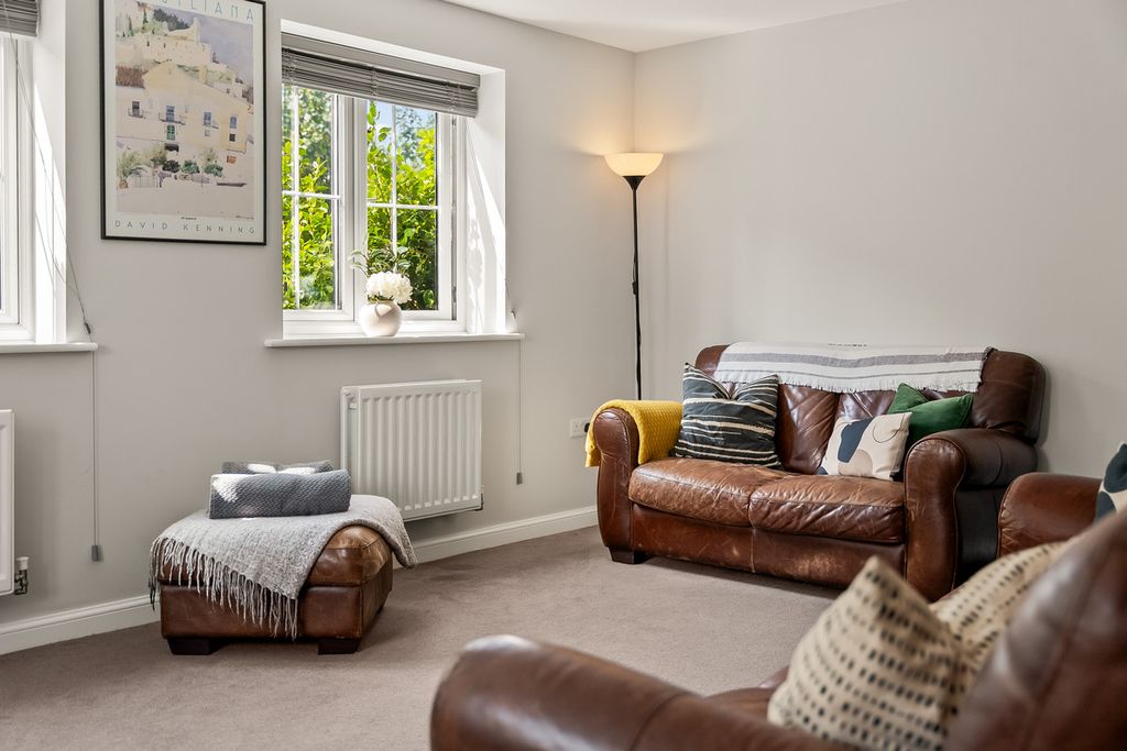 Property photo 2 of 39