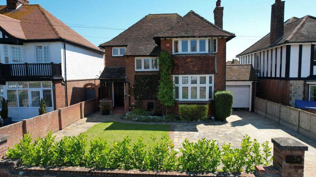 Property photo 2 of 40