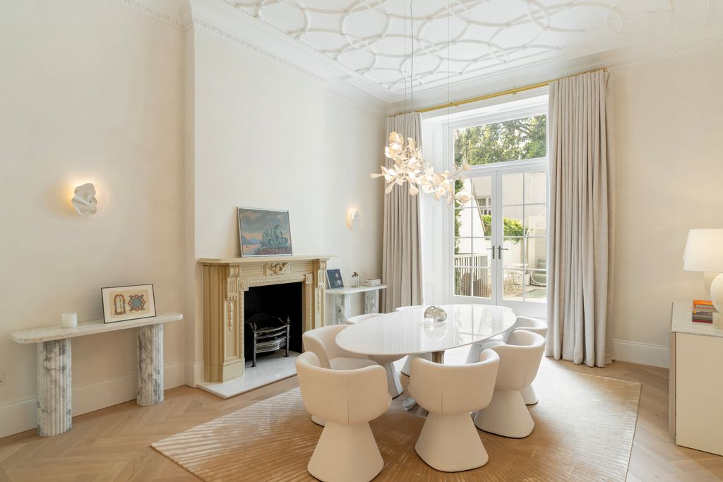Property photo 3 of 16 Dining