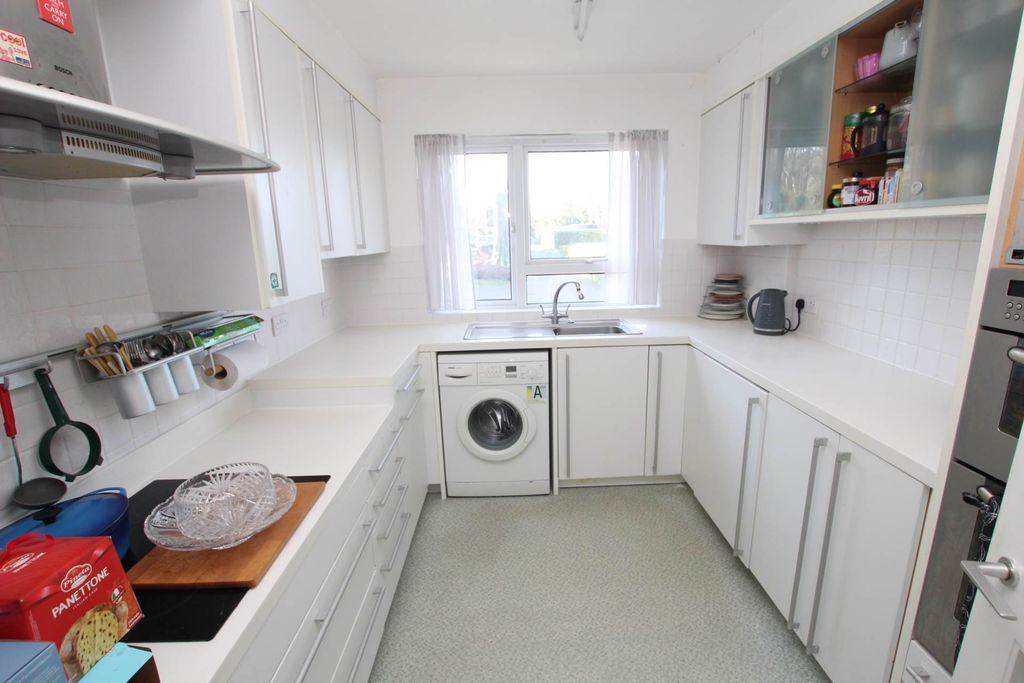 Property photo 3 of 9