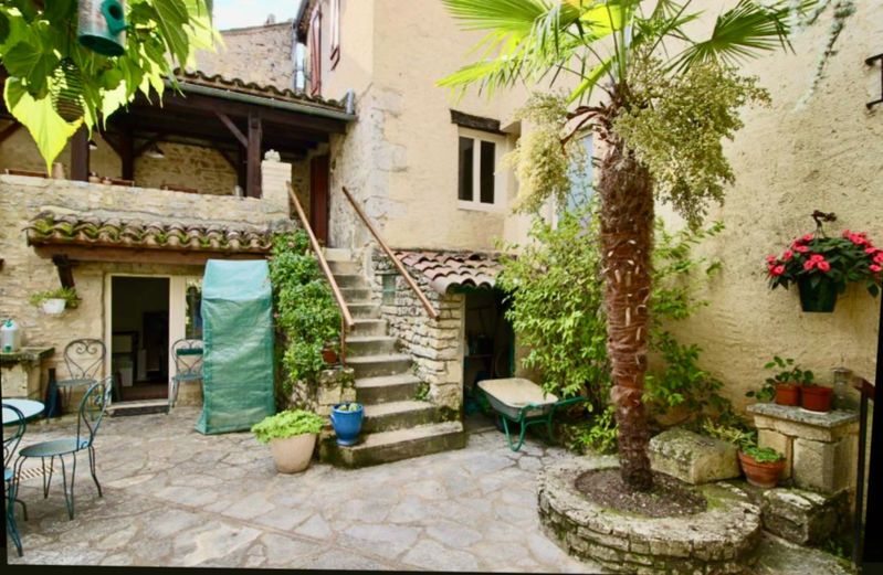 Property photo 1 of 18 Photo 17