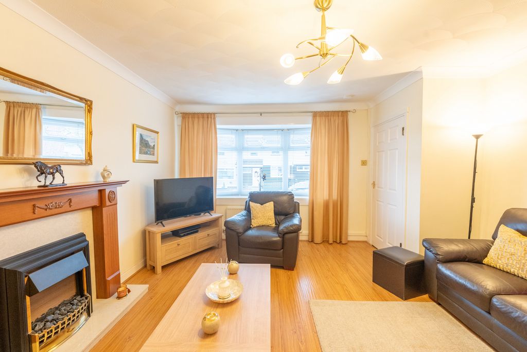 Property photo 2 of 36 Gallery