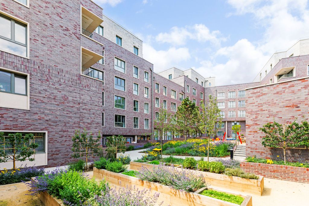 Property photo 1 of 12 93456_Eeko Agar Grove (38).Jpg