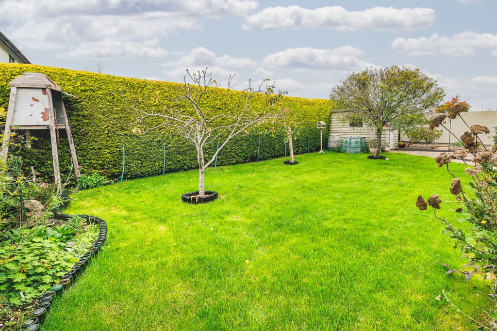 Property photo 3 of 21 Picture No. 06