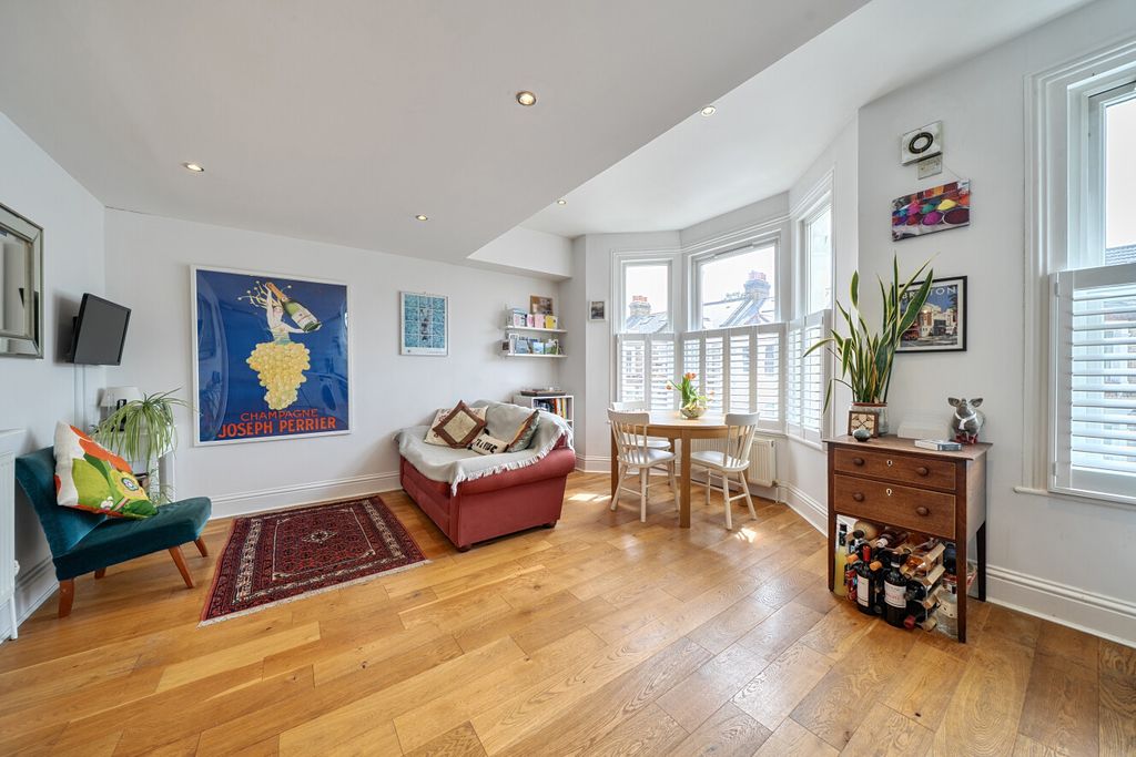 Property photo 3 of 9 1471106-20-6A22Eb...