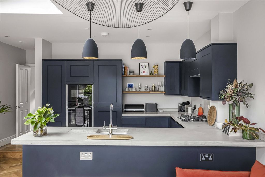 Property photo 1 of 18 Picture No. 32