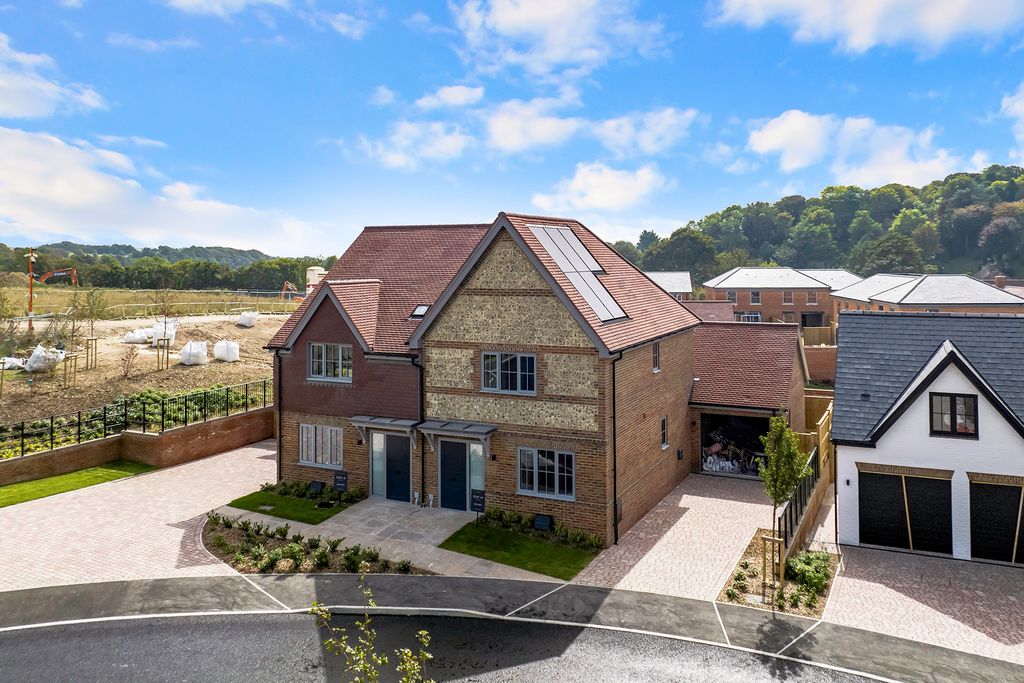 Property photo 2 of 13