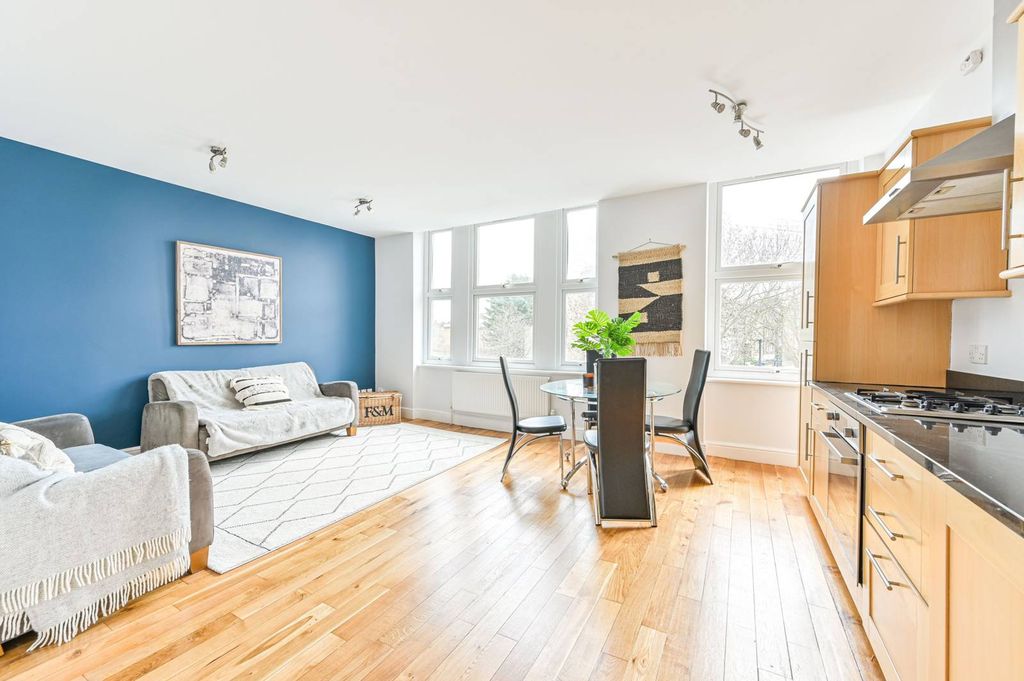 Property photo 3 of 7