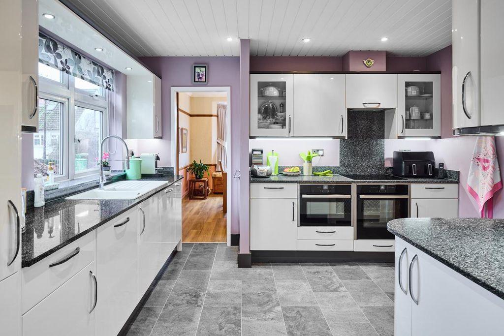 Property photo 2 of 42 _Rmp_Ma_Cr_2201263C0A6219.Jpg