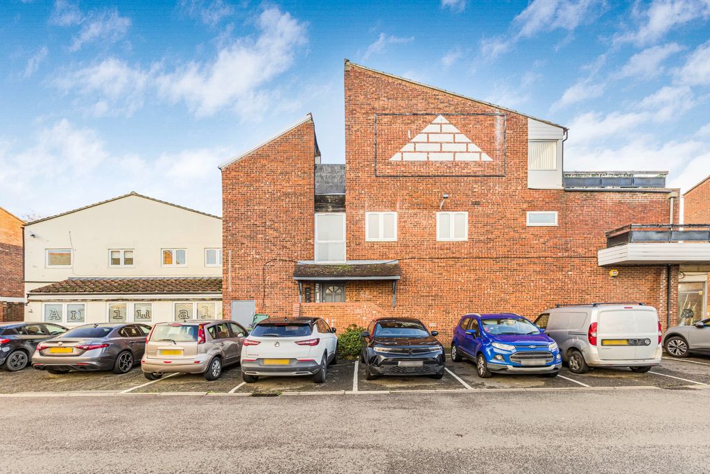 Property photo 1 of 10 Photo 10