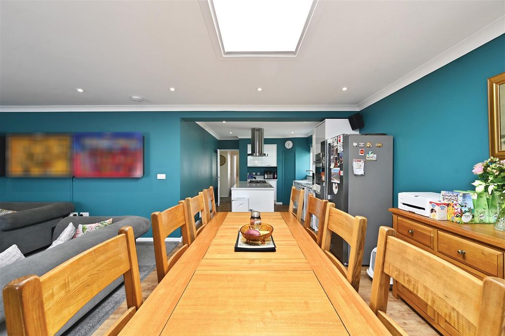 Property photo 2 of 20 Living Room