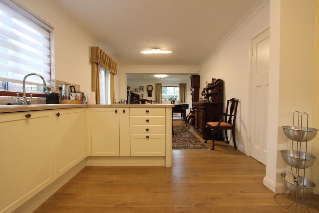 Property photo 3 of 21 Photo 17