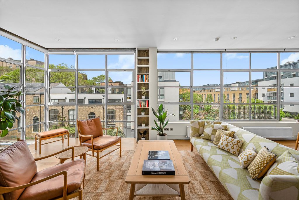 Property photo 2 of 14 Image