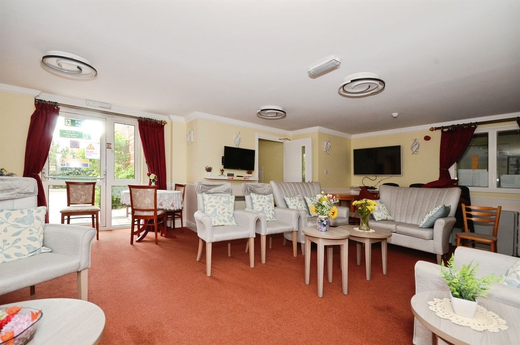 Property photo 2 of 13