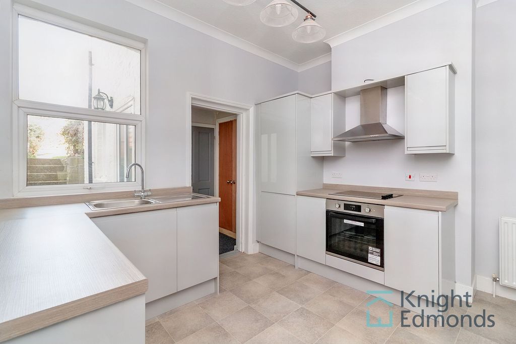 Property photo 3 of 13 Kitchen