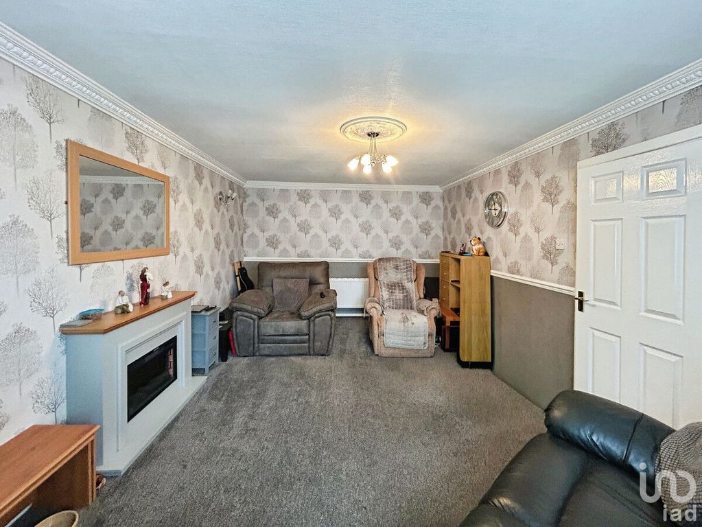Property photo 3 of 23