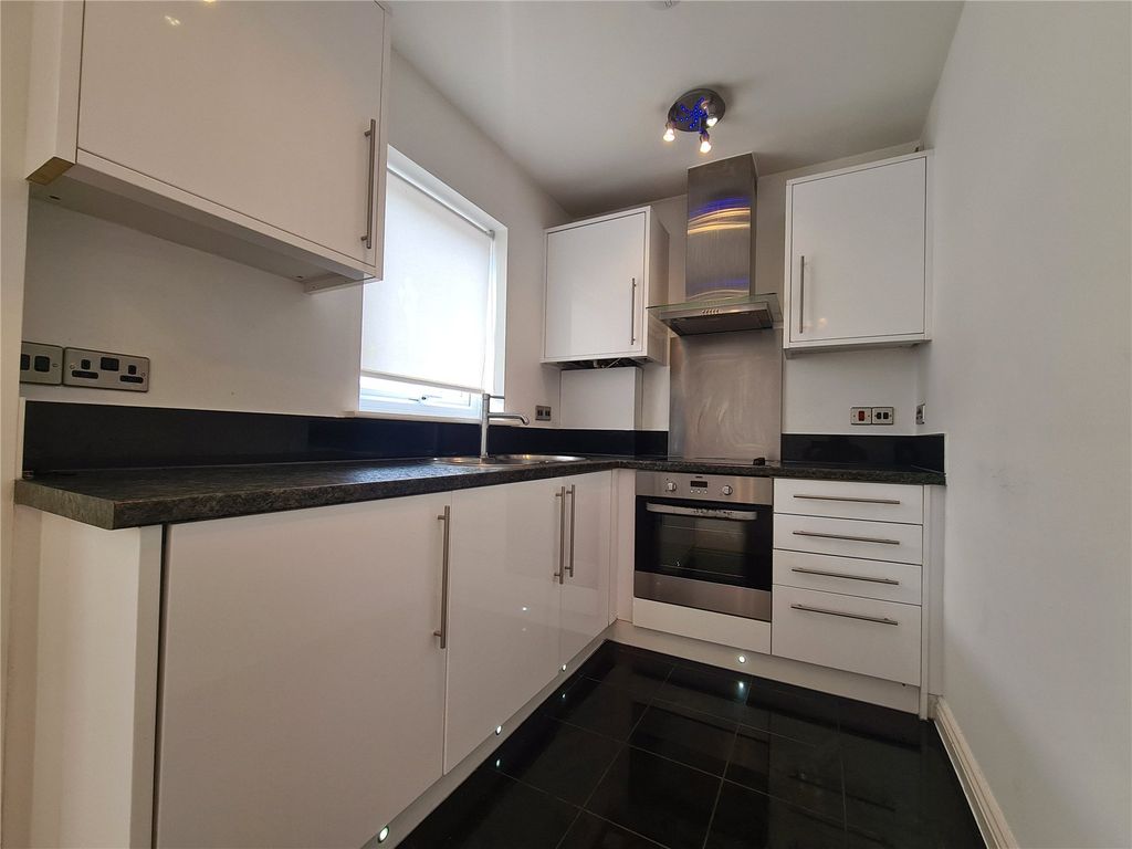 Property photo 2 of 6 Picture No. 13