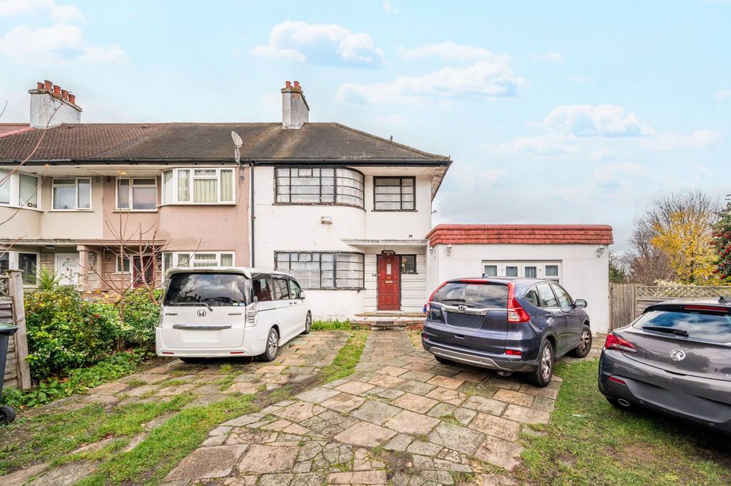 Property photo 3 of 17