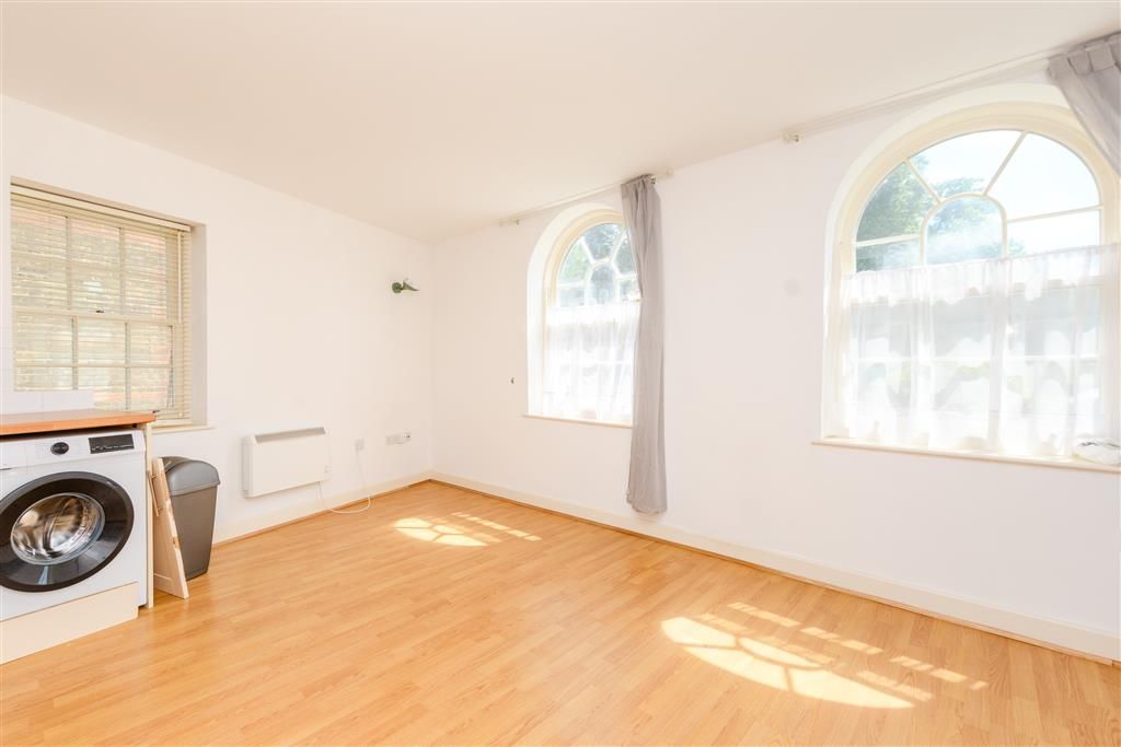 Property photo 1 of 6 Lounge/Kitchen/Diner