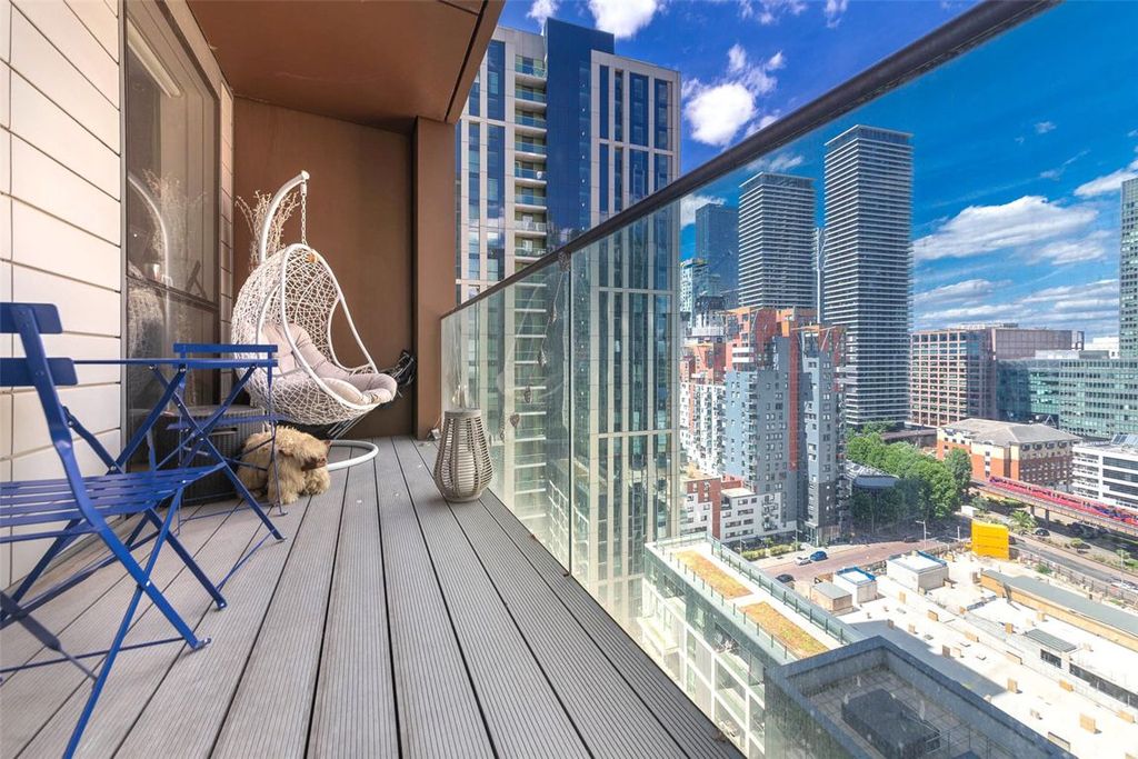 Property photo 2 of 22