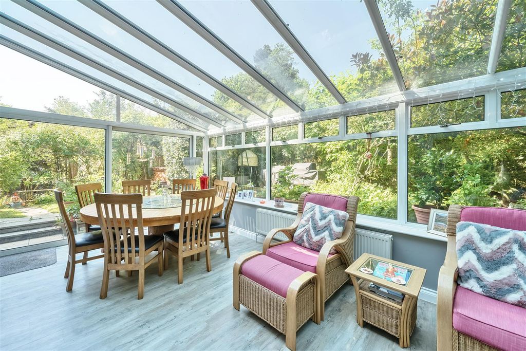 Property photo 3 of 22 Conservatory