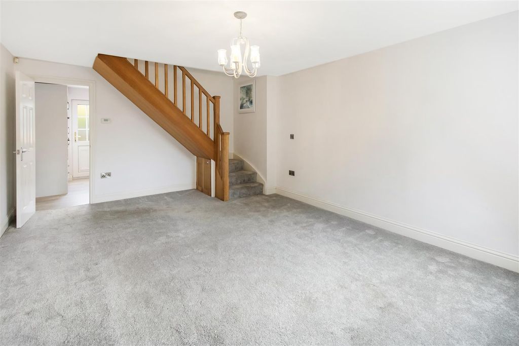 Property photo 3 of 10 Img_8726.Jpg