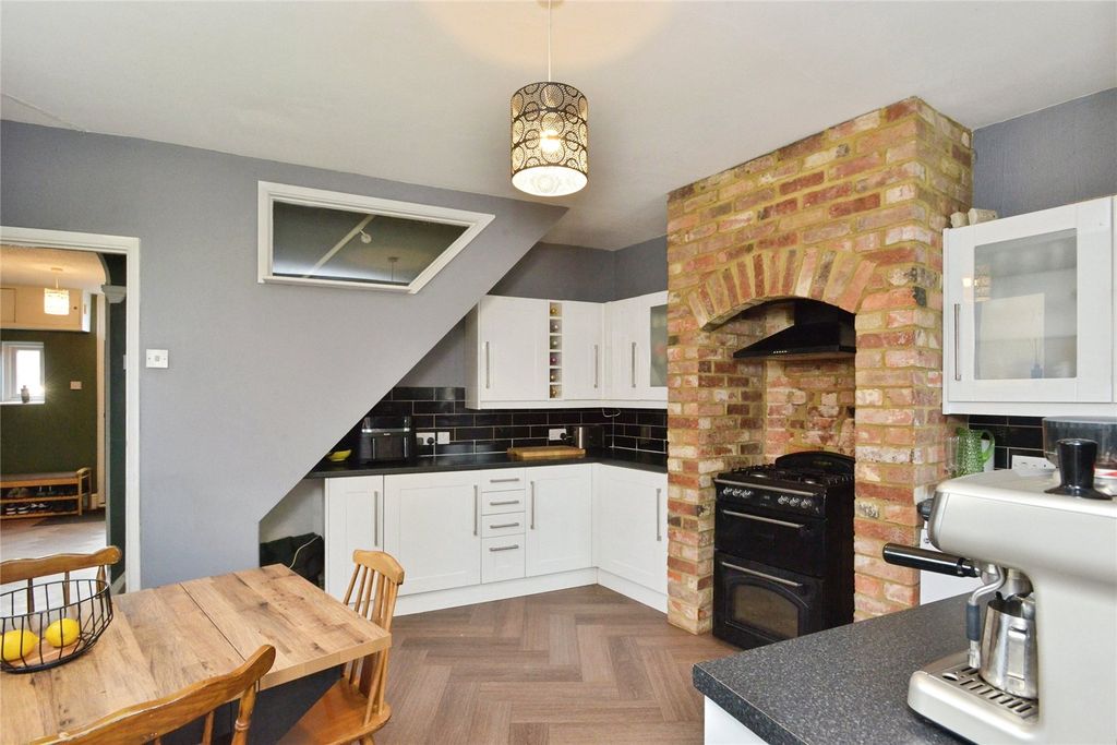 Property photo 3 of 16 Picture No. 05