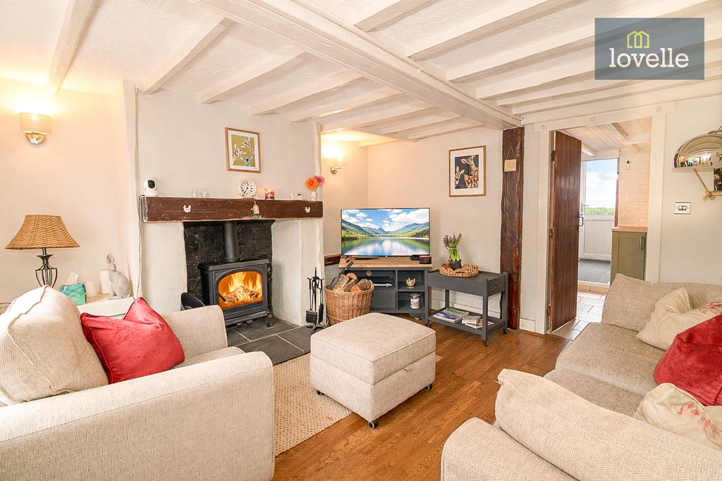 Property photo 3 of 19