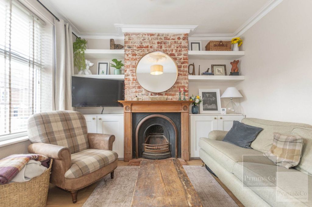 Property photo 2 of 11