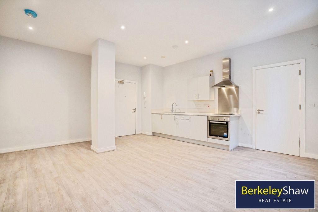 Property photo 3 of 14 Open Plan Living