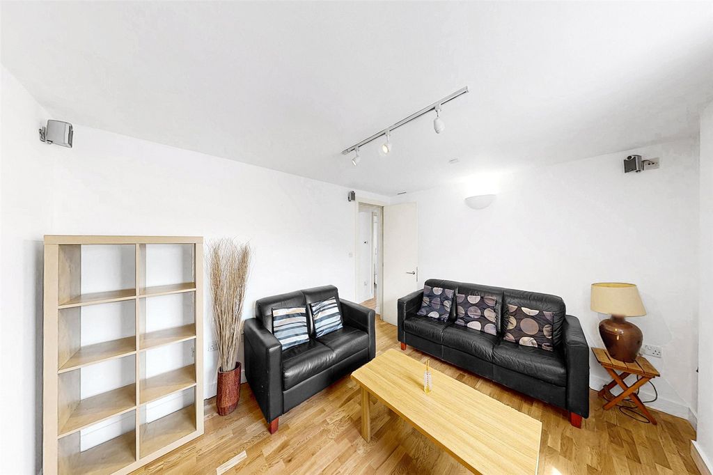 Property photo 3 of 11 Picture No. 02