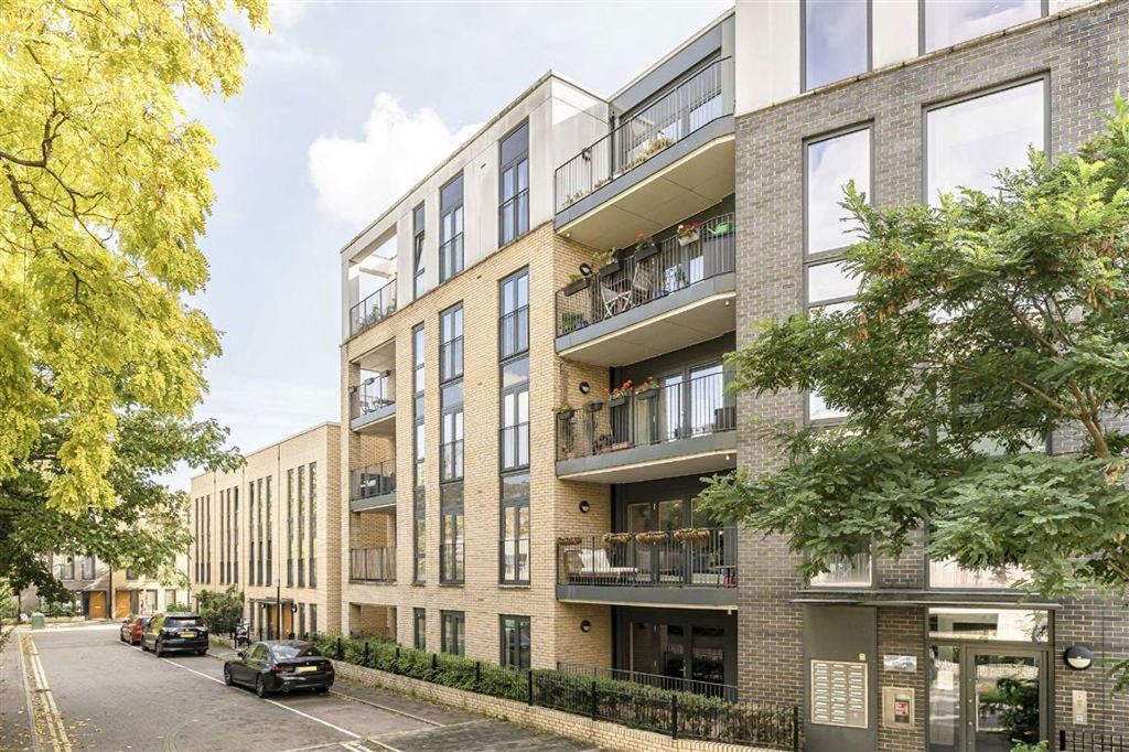 Property photo 1 of 8