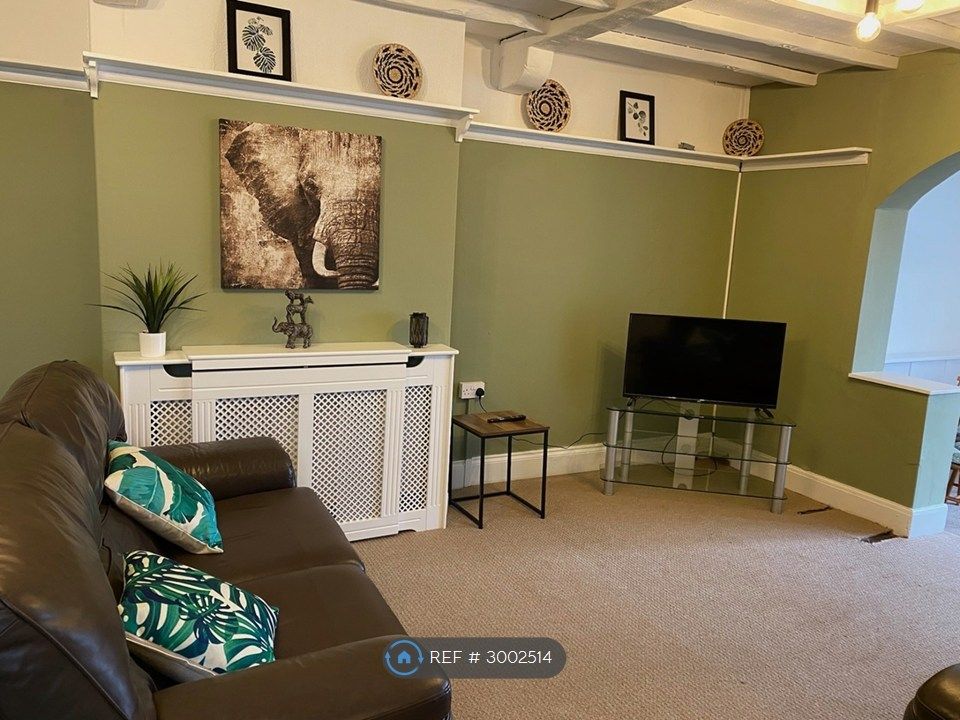 Property photo 2 of 8 Communal Living Room