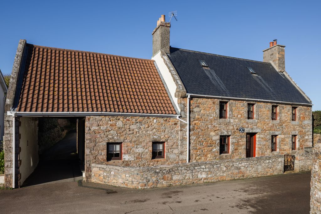 Property photo 1 of 20